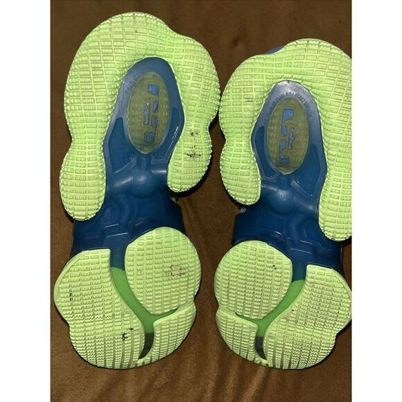 Nike Lebron XIX Men's Dutch Blue Basketball Shoes DC9339 400 7.5 Men's/9 Wmn - Picture 11 of 16